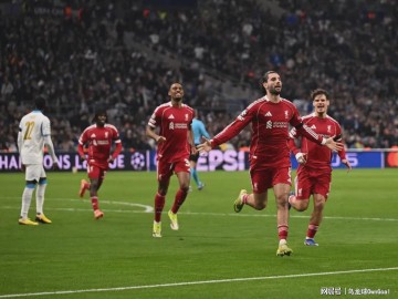 开云-欧冠完胜！追平皇马！五大联赛第1，英超冠军出线在望